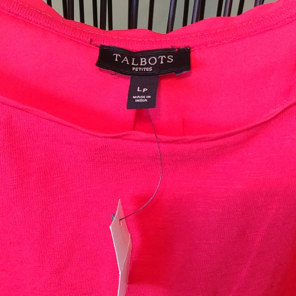 NWT, SIZE "Lp" RED COLOR TOP, LONGER AT THE BACK - Picture 4 of 8